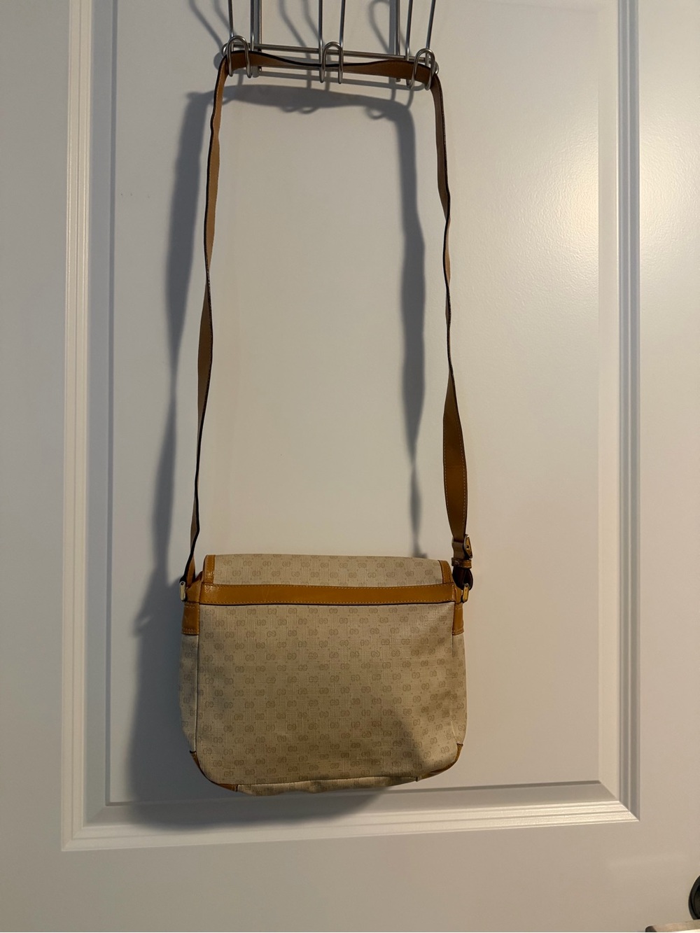 Gucci Beige Monogram Messenger Bag with Tan Leather Accents - Picture 4 of 16